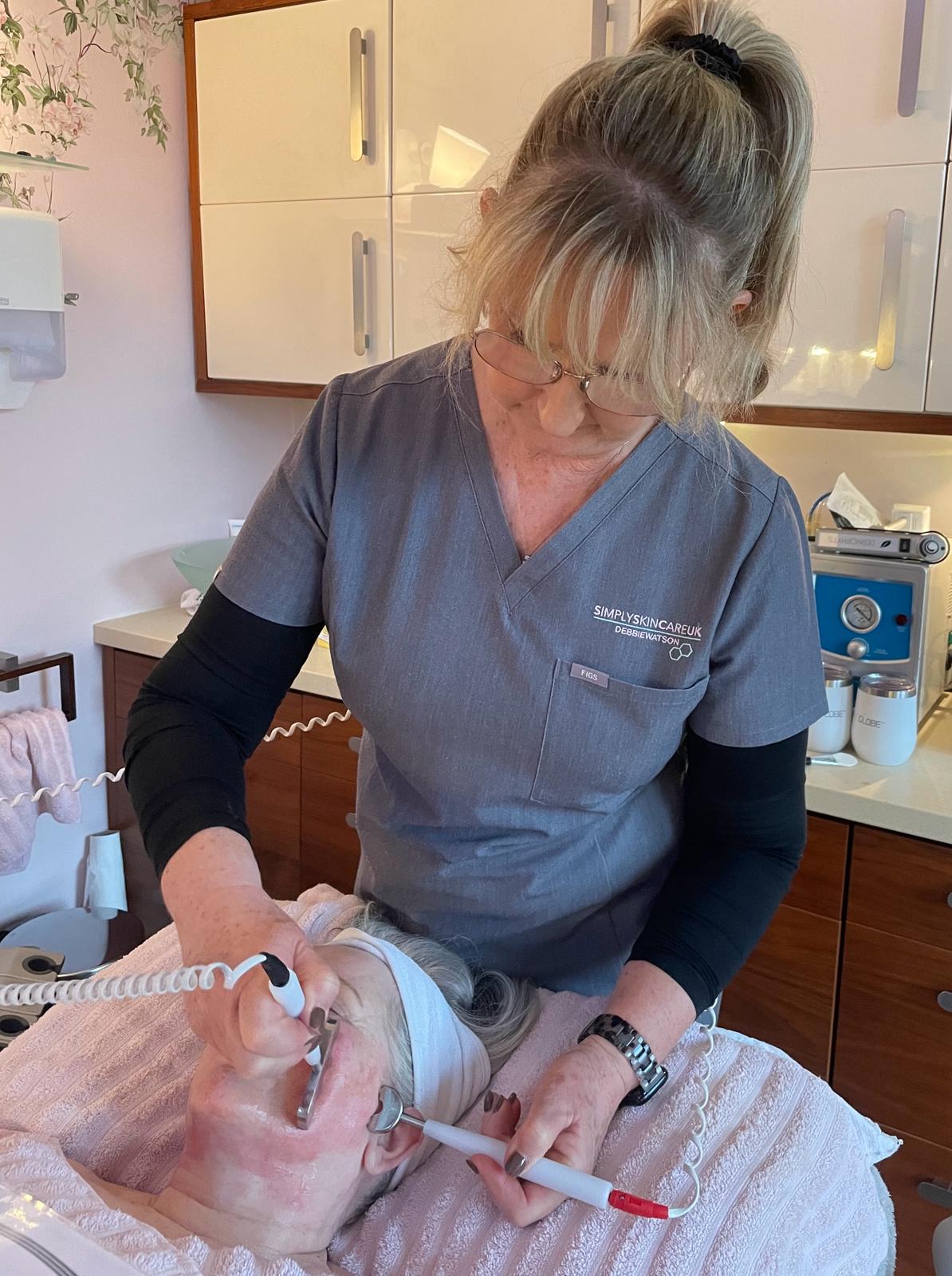 Debbie using this Silouette Dermalift Microcurrent machine